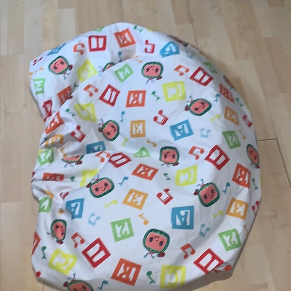 CoComelon reversible toddler 4 piece bed set